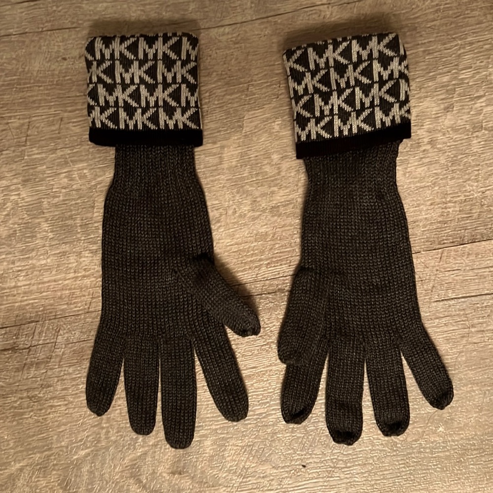Michael Kors gloves grey